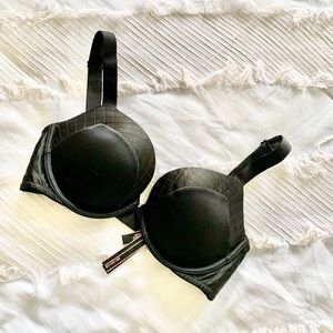 🎀 NEW Victoria’s Secret Black Push Up Bra 32 D 🎀